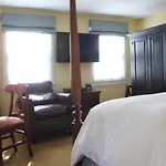 Morris House Hotel