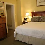 Morris House Hotel