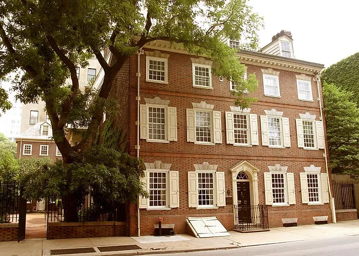 Morris House Hotel